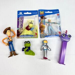 Set of Two Vintage Mini Christmas Baskets